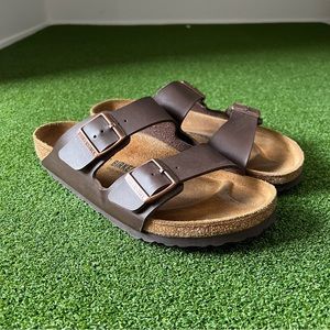 BIRKENSTOCK Arizona Two Strap Sandal, Dark Brown, Mens 9-9.5 (42)